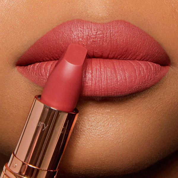 CHARLOTTE Tilbury Modern Matte Lasting Lapstick